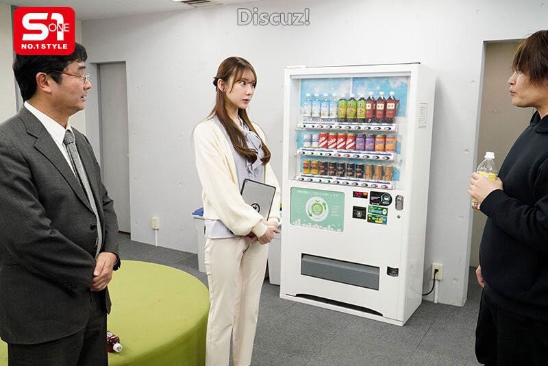 枫ふうあ（枫富爱）作品番号SONE-785 新人女主播为了职业被拳击手强暴